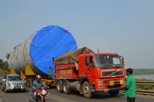 Nimbus Logistics Volvo 400 + 10 Row Hydraulic Axles. From Nagpur to Delhi.